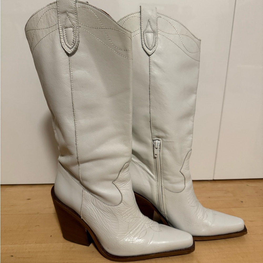L'INTERVALLE White Heeled Western Boots